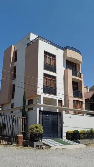 G+3 Modern House in Summit