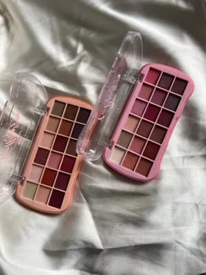 18 colors eyeshadow