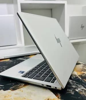 HP EliteBook 830 G9 16GB 512GB