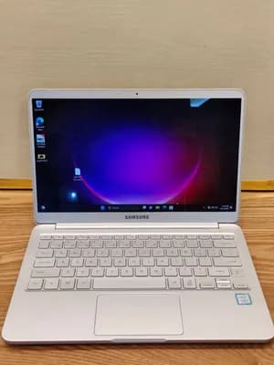 Samsung Laptop Core i7 8GB 256GB