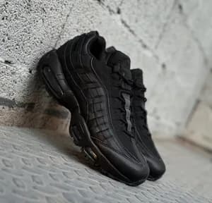 Nike Air Max 95 Triple Black Sneakers