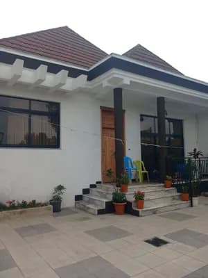 310 Sqm Villa House in Summit