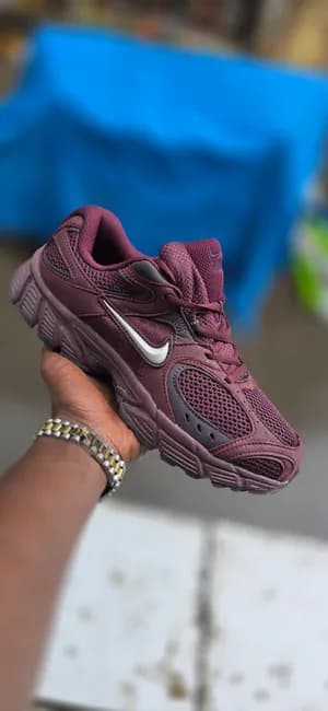 Nike V5 Rnr Sneakers