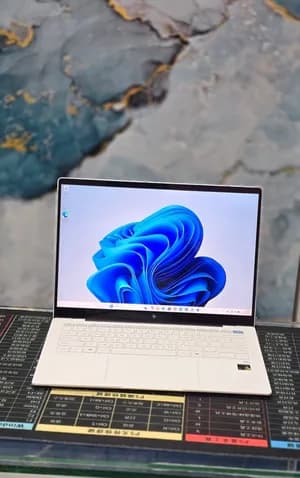 HP Omnibook X Flip 14 Laptop