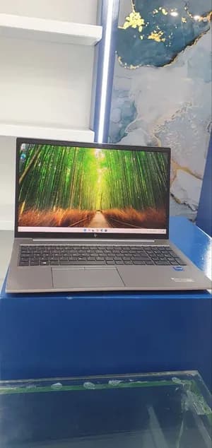 HP ZBook Firefly 15.6 G8 Laptop