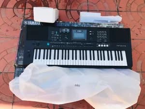 Yamaha PSR-E473 Keyboard