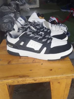 Warrior Sneakers Size 43.5