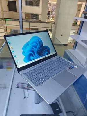 HP Notebook 14 i7 16GB 512GB SSD New