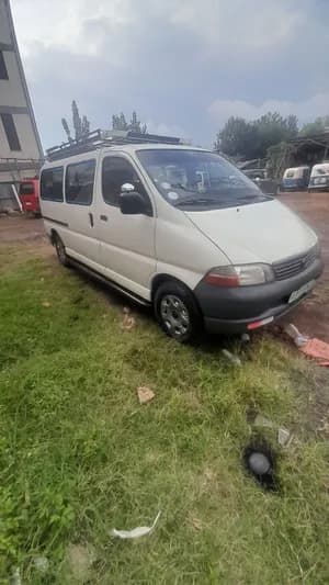 Toyota Hiace Van 2003