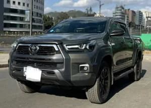 Toyota Hilux Invincible Hybrid 2024