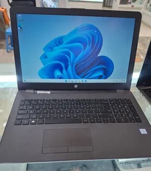 HP Notebook Laptop 15 i5 8GB 1TB