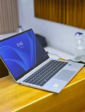 HP EliteBook x360 1040 G8