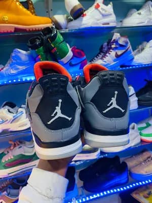 Jordan 4