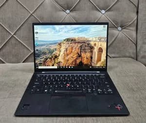 Lenovo ThinkPad X1 Carbon Laptop