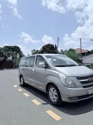 Hyundai Grand Starex 2011 Automatic