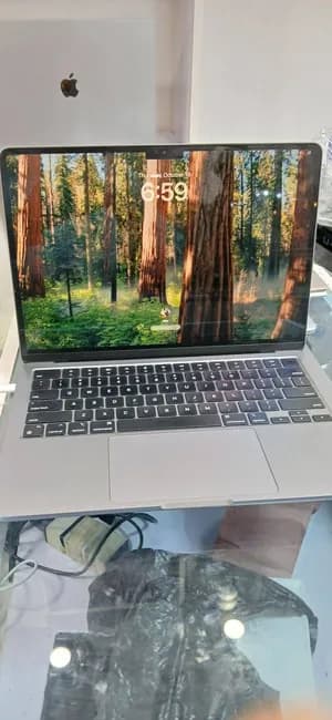Apple MacBook Air M2 2022