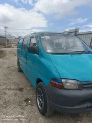 Toyota Dolphin 1998 Half Van