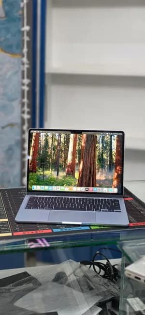 Apple MacBook Air M4 2025