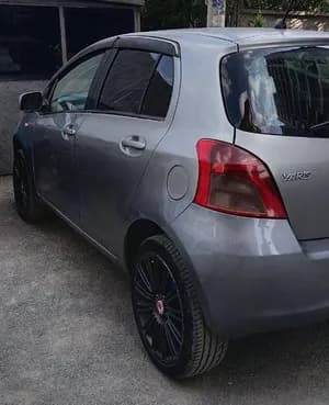 Yaris compact 2006