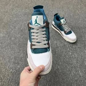 Nike Air Jordan 4 Retro