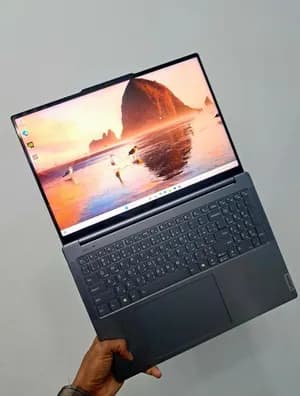 Lenovo Yoga Pro 9 16IMH9 Laptop
