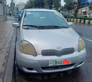 Toyota Vitz Yaris 2004 1.0L