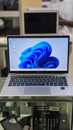 HP EliteBook 830 G8