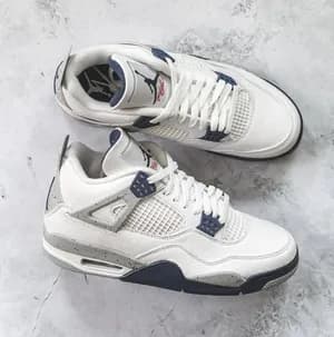 Air Jordan 4 Midnight Navy Sneakers