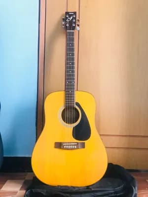 Yamaha F340 Acoustic Guitar