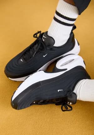 Nike AirMax Triple Black