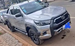 Toyota Hilux Invincible 2021 2.4