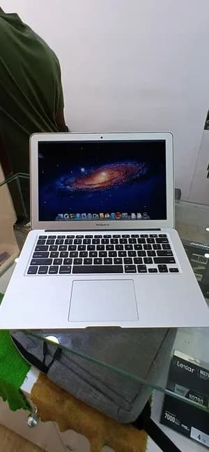 Apple MacBook Air 13.3 Inch Intel i5