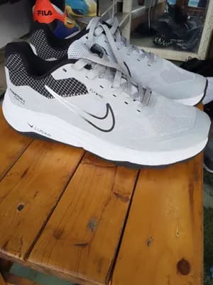 Nike White Running Shoes Size 42