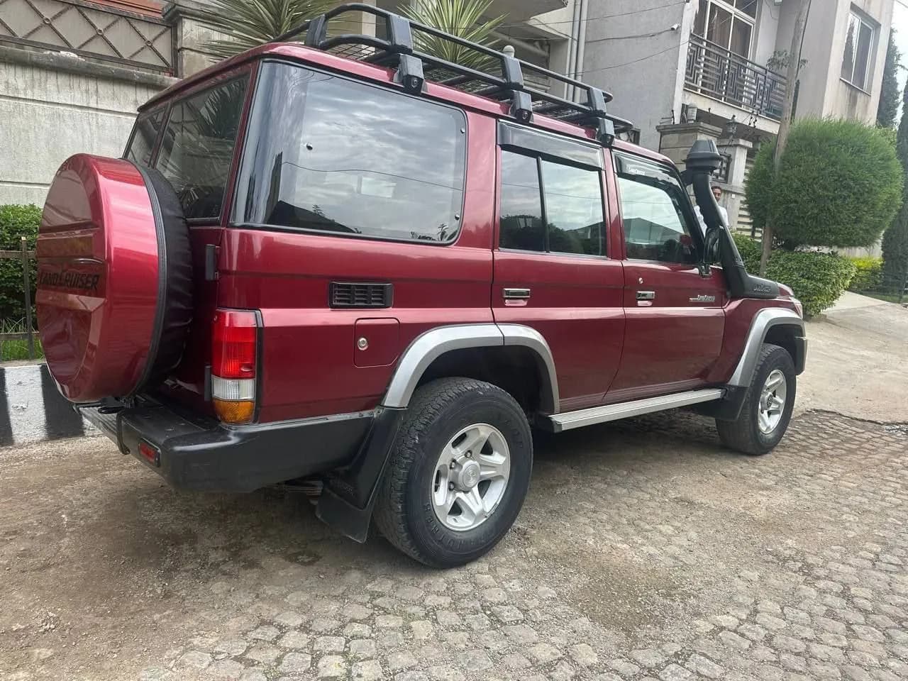 Listing photo 2