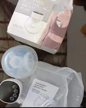 wearable and hands-free breast pump