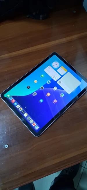 Apple iPad Air 5th Gen 64GB
