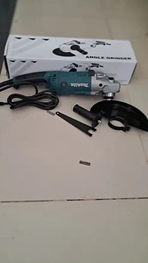 Makita Angle Grinder 2400W