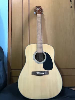 Yamaha F340 Acoustic Guitar