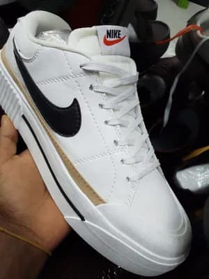 Nike Sneakers Size 42