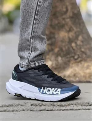 Hoka Sneaker