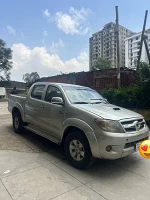 TOYOTA HILUX Duble Cap