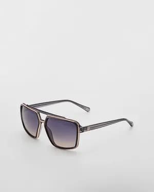 GUESS 61