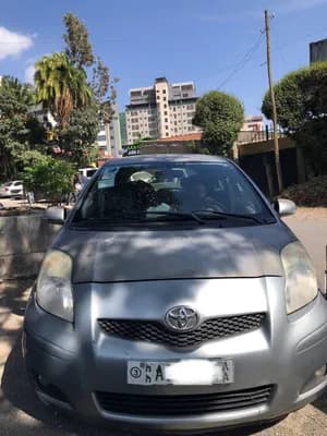 Yaris compact 2010 Automatic