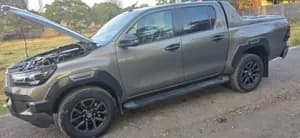 Toyota Hilux Invincible 2021 Pickup