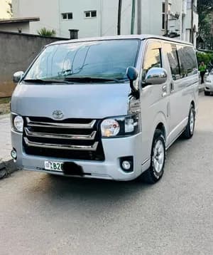 TOYOTA HIACE ABADULA PULL VAN