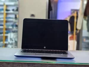 HP Slim EliteBook 820 G3