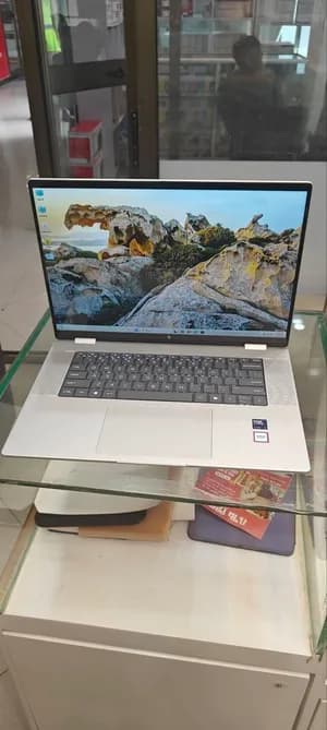 HP Envy X360 Ultra 7 Laptop