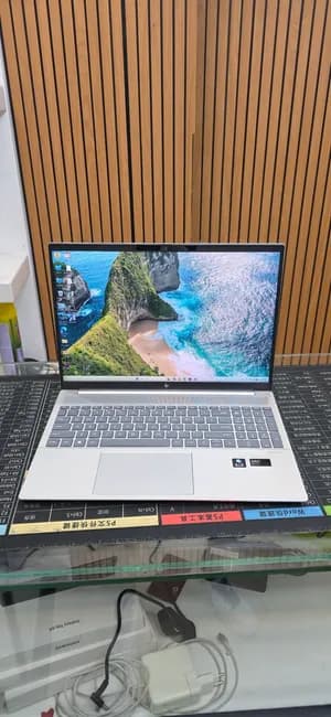 HP Pavilion Plus Ultra 7 Laptop