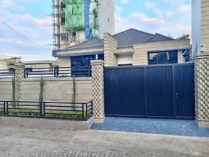 Modern 450 sqm Villa with 4 Bedrooms