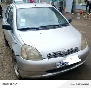 Toyota Vitz Yaris 1999 1.0L